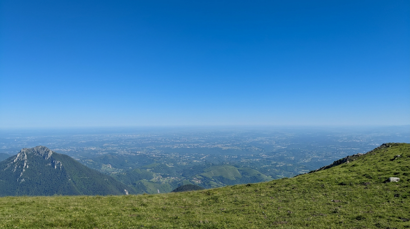 Vallée des Pyrénées au-dessus de Lannemezan